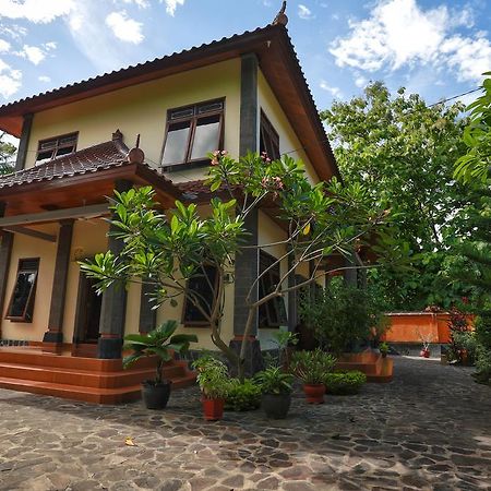 Villa Maryadi Lovina  Exterior photo