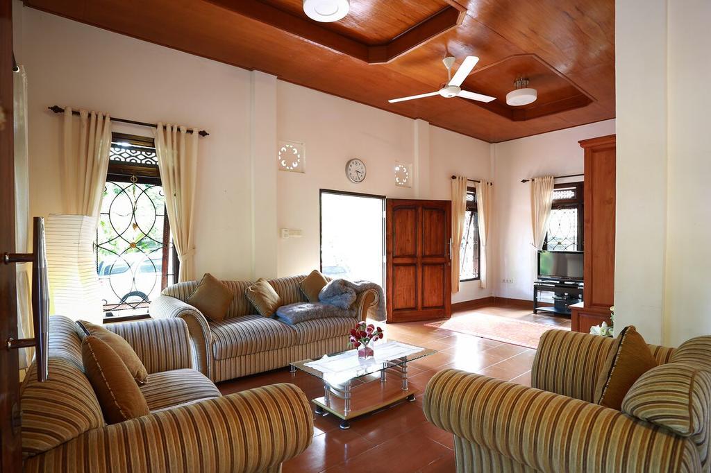 Villa Maryadi Lovina  Exterior photo